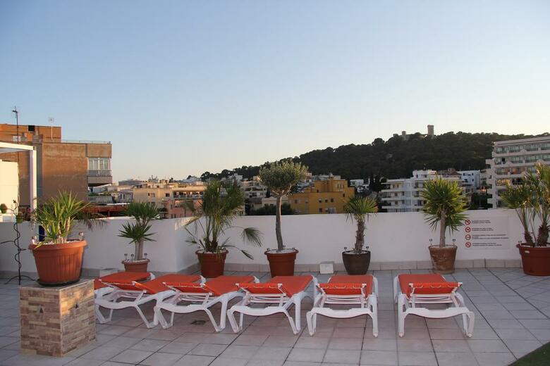 Apartamentos Gomila Park