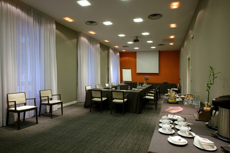 Hotel Petit Palace Embassy