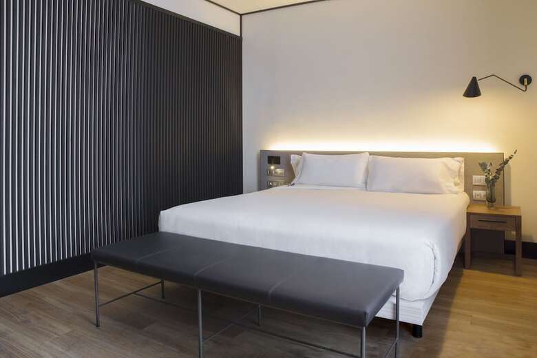 Hotel Icon Embassy