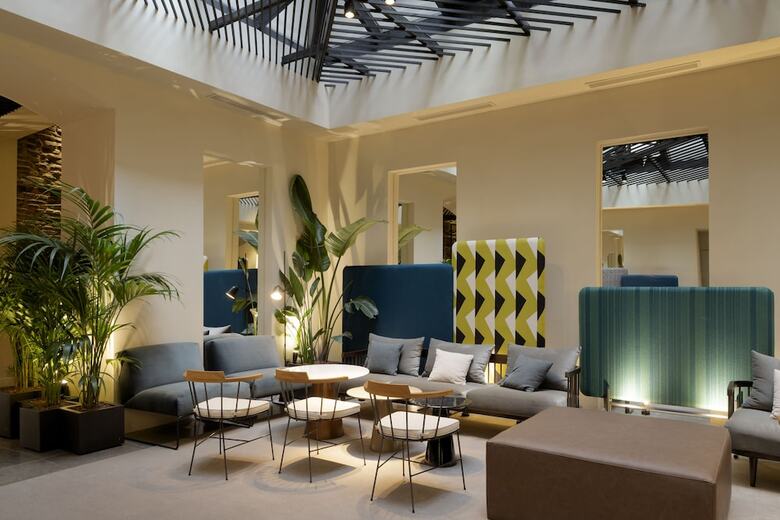 Hotel Icon Embassy
