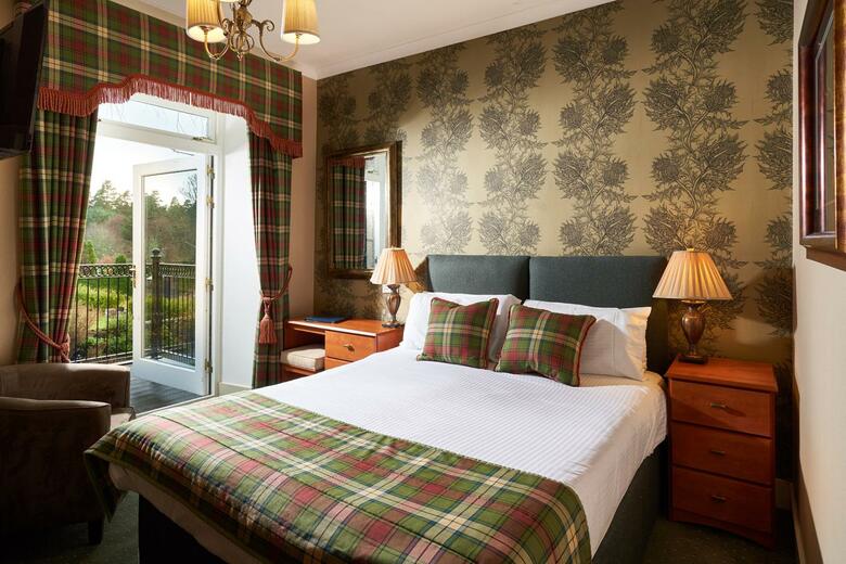 Loch Kinord Hotel