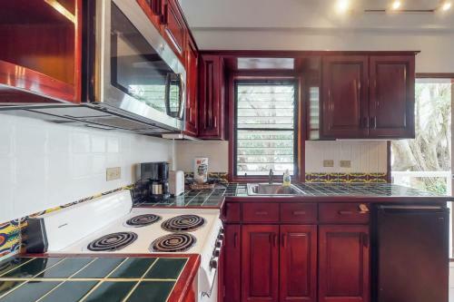Condo #24 @ Beachside Villas