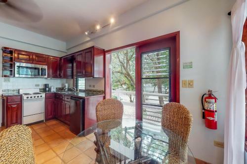Condo #24 @ Beachside Villas