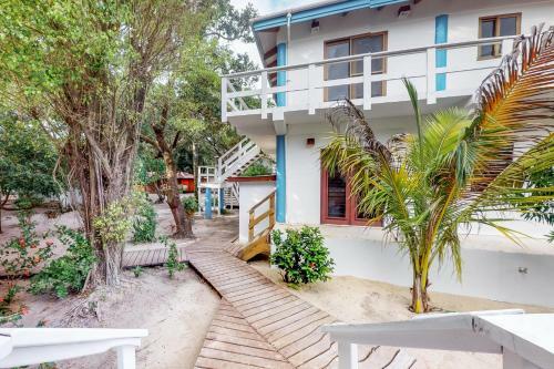 Condo #24 @ Beachside Villas