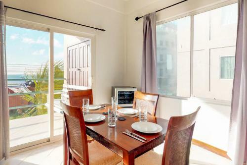 Suite E203 Mara Laguna