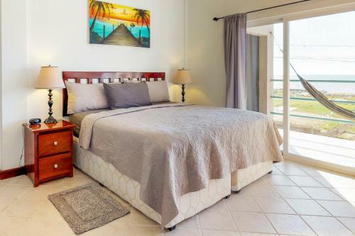 Suite E203 Mara Laguna