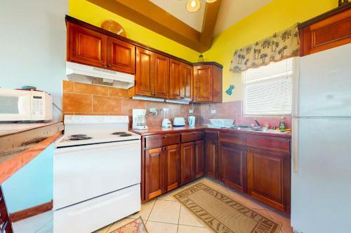 Suite A302 Mara Laguna