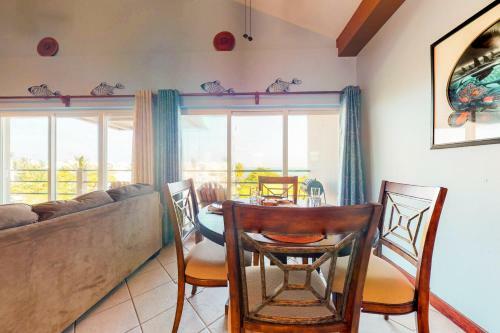 Suite A302 Mara Laguna