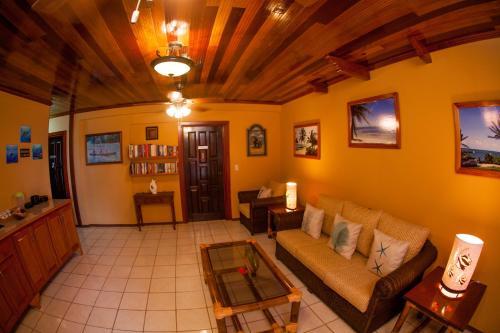 Hotel Hummingbird Suites