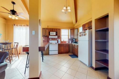 Suite C303 Mara Laguna