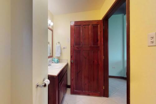 Suite B103 Mara Laguna