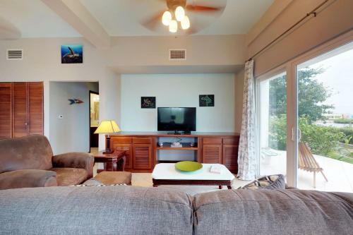 Suite B103 Mara Laguna