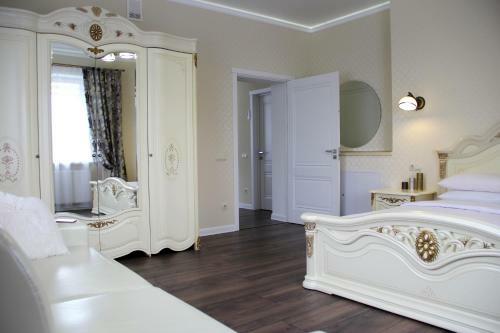 Hostal Lebediny Guest House