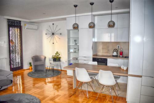 De Lux Apartman Katarina