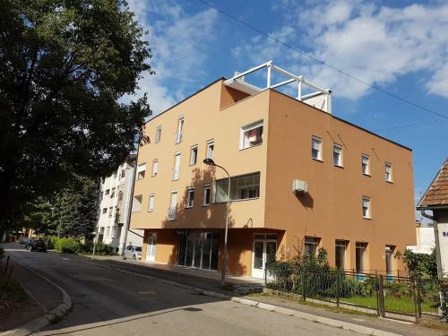 Andrea Apartment