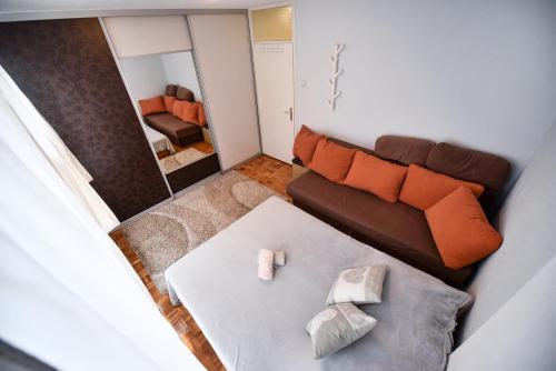 Apartman 49