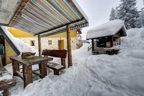 Apartments Dobro