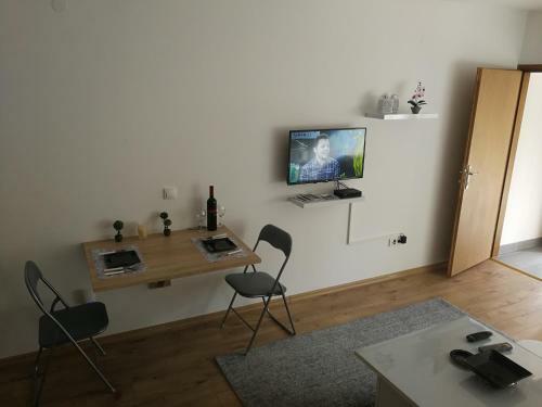 Studio Apartman Aras