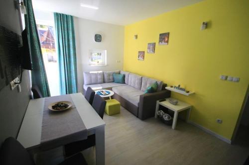 Nest Apartment