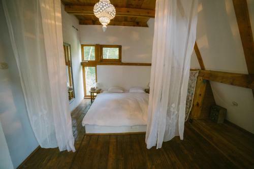Herzegovina Lodges Boracko Jezero