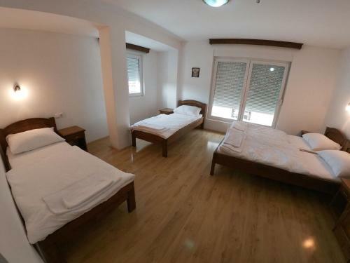 Hotel Bagari?