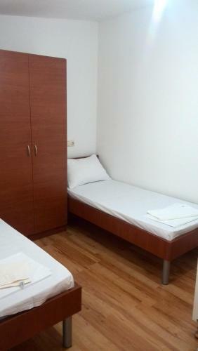 Hostal Rooms Ava Raj