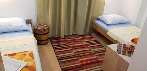 Hostal Rooms Rafomarija