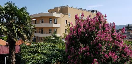 Hostal Rooms Rafomarija