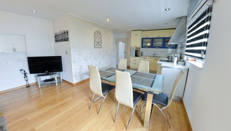 Luxury Apartment In City Center