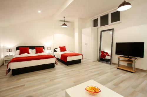 Hostal Central Located Guest House