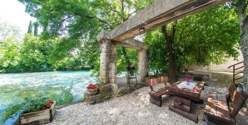 Charming Cottage With Private River Beach