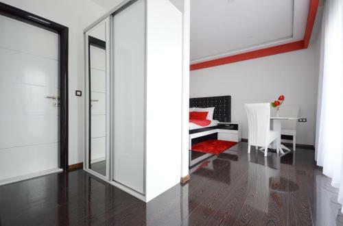 Motel Pm Company
