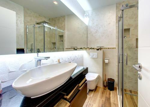 Luxury Apartment Crystal