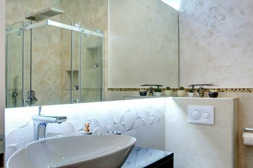 Luxury Apartment Crystal