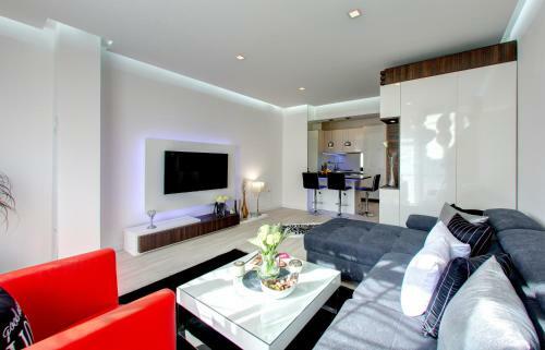 Luxury Apartment Crystal