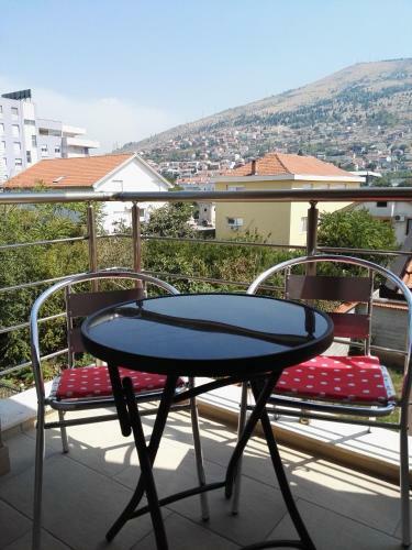 Ina Apartments