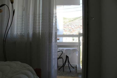 Hostal Full View