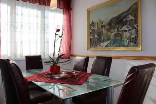 Hostal Full View