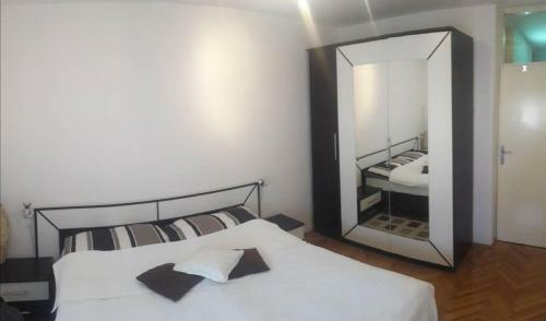 Hostal Full View