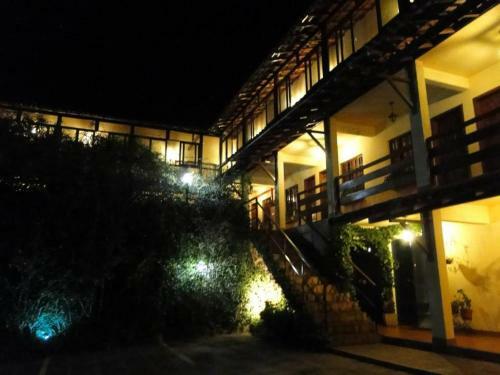 Hostal Pousada Jardim Comary