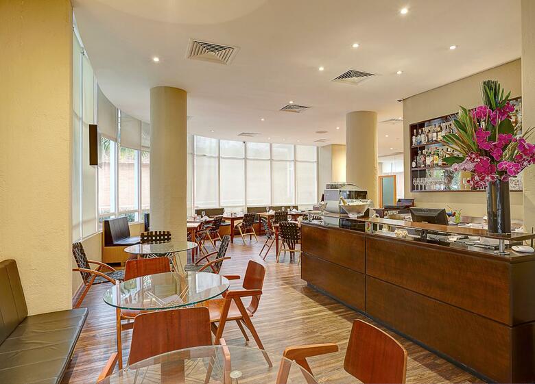 Hotel Etoile George V Jardins