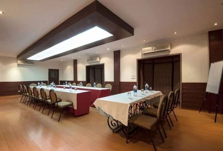 Hotel Siris 18 Gurgaon