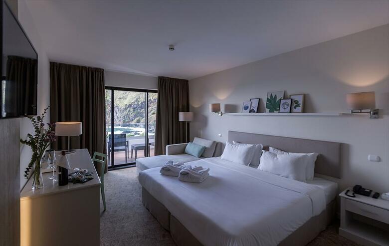 Hotel Caloura