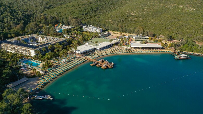 Crystal Green Bay Hotel