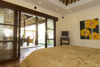 Ellora Villas