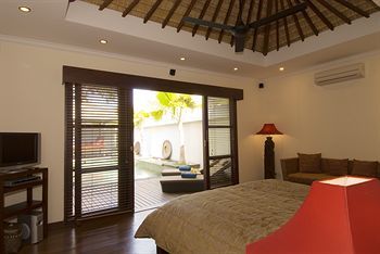 Ellora Villas