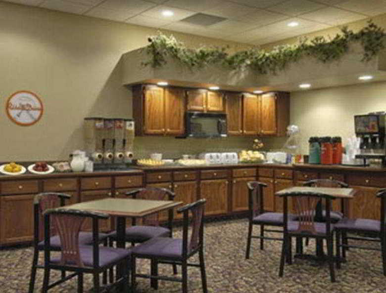 Hotel Howard Johnson Inn & Suites