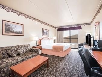 Hotel Howard Johnson Inn & Suites
