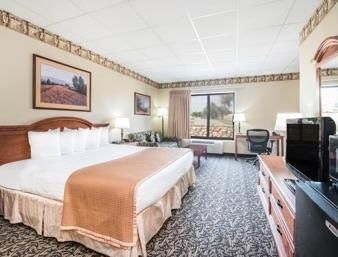 Hotel Howard Johnson Inn & Suites