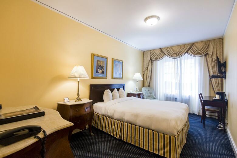 3 West Club Hotel